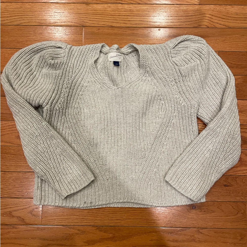 Universal thread sweater